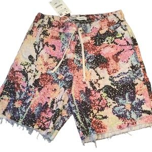 Zara, women’s shorts size medium with drawstring and pockets, frayed bottoms